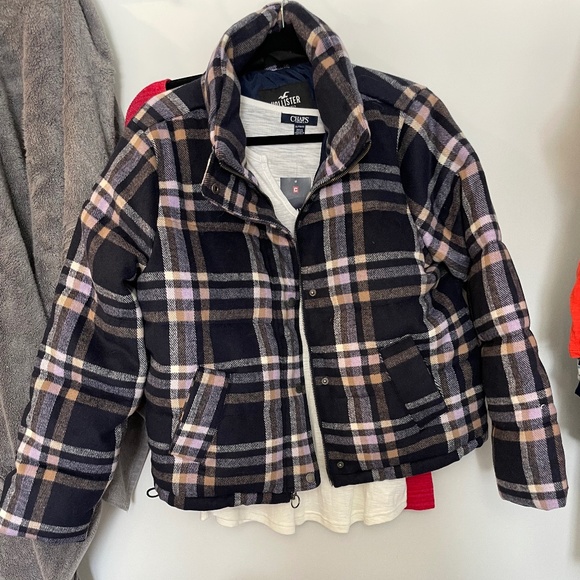 Hollister Puffer Jacket . - Picture 1 of 4